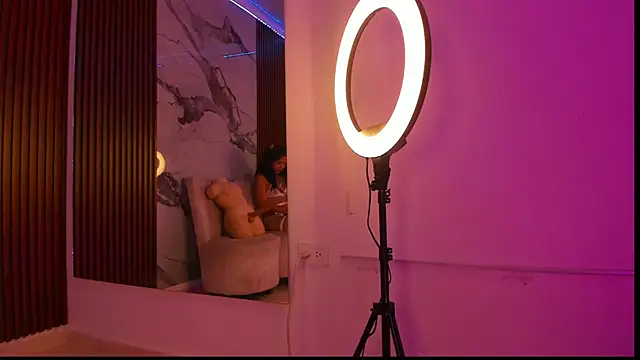 GabyHott  online show from 06/19/26, 09:40