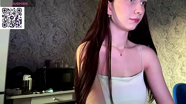 Snapshot of HinaDesire chatting on 06/15/26, 12:02 HinaDesire online show from 06/15/26, 12:02