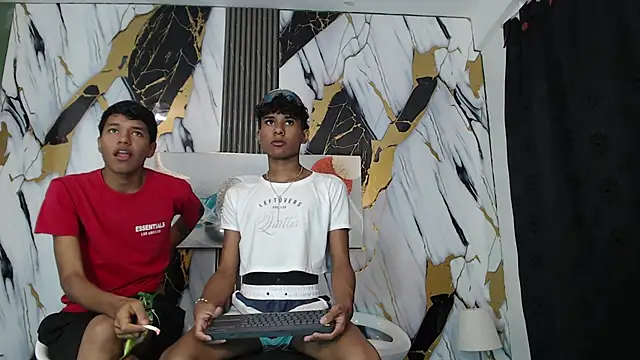 Snapshot of BOUL_GUYS chatting on 06/09/26, 01:17 BOUL GUYS online show from 06/09/26, 01:17