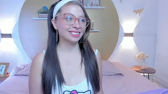 Lenna Phillips online show from 06/17/26, 11:23
