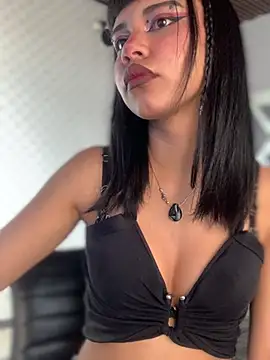 Snapshot of AntonellaCooper_Pink chatting on 05/16/26, 07:12 AntonellaCooper Pink online show from 05/16/26, 07:12