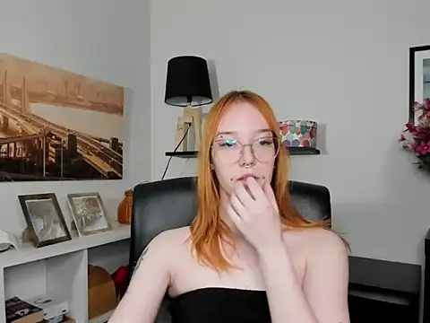 Snapshot of foxSonya chatting on 05/21/26, 12:34 foxSonya online show from 05/21/26, 12:34