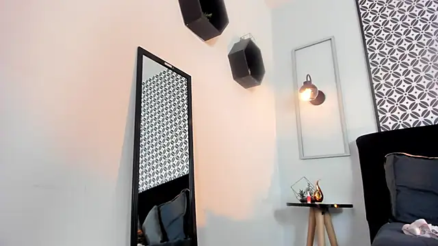 amelie furtado online show from 05/23/26, 12:42