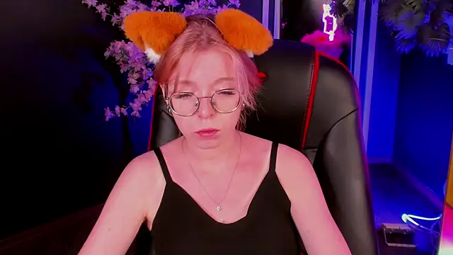 Snapshot of FoxxyyPolly chatting on 07/14/26, 05:12 FoxxyyPolly online show from 07/14/26, 05:12