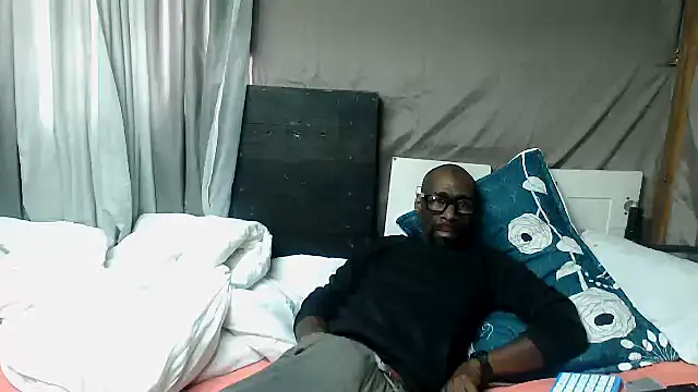 Snapshot of Camodick chatting on 06/10/26, 08:57 Camodick online show from 06/10/26, 08:57