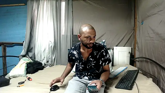 Snapshot of Camodick chatting on 06/26/26, 01:04 Camodick online show from 06/26/26, 01:04