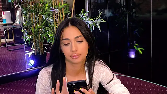 VanessaVosss online show from 06/18/26, 05:17