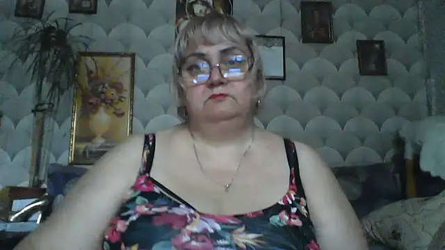 Snapshot of MarinaFarina53 chatting on 06/21/26, 09:45 MarinaFarina53 online show from 06/21/26, 09:45