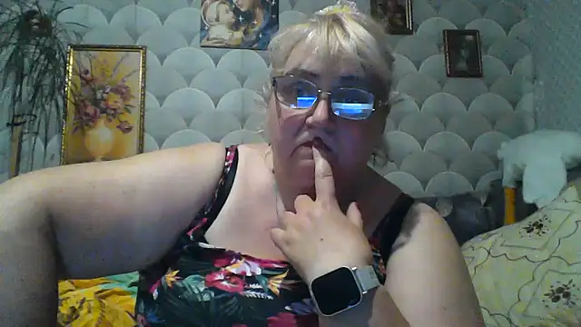 Snapshot of MarinaFarina53 chatting on 06/22/26, 05:10 MarinaFarina53 online show from 06/22/26, 05:10