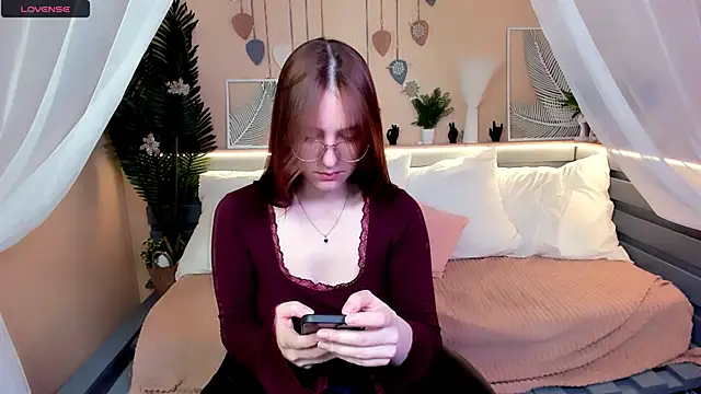 Snapshot of Maya_Winters chatting on 05/28/26, 10:34 Maya Winters online show from 05/28/26, 10:34