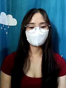 Snapshot of -Hena- chatting on 06/22/26, 05:26 -Hena- online show from 06/22/26, 05:26