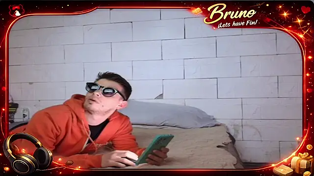 Snapshot of Elguingo chatting on 05/11/26, 11:57 Elguingo online show from 05/11/26, 11:57