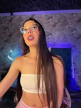 Emiily Rouse online show from 05/11/26, 04:04