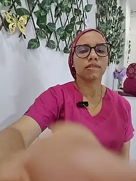 alanahot94 online show from 06/17/26, 04:52