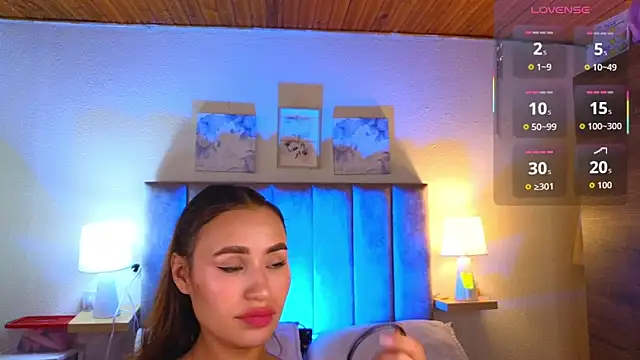 Victoria Hils online show from 05/28/26, 04:04
