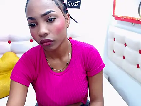 Snapshot of whitneynaugthyxxxx chatting on 06/12/26, 04:17 whitneynaugthyxxxx online show from 06/12/26, 04:17
