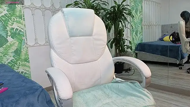 Snapshot of baby_julieta00 chatting on 06/20/26, 12:30 baby julieta00 online show from 06/20/26, 12:30