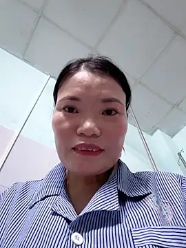 Snapshot of -Trici- chatting on 06/01/26, 02:02 -Trici- online show from 06/01/26, 02:02