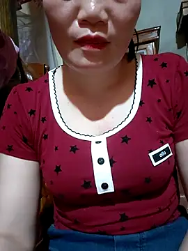 Snapshot of -Trici- chatting on 07/10/26, 08:29 -Trici- online show from 07/10/26, 08:29