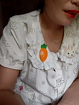 Snapshot of -Trici- chatting on 07/14/26, 02:38 -Trici- online show from 07/14/26, 02:38