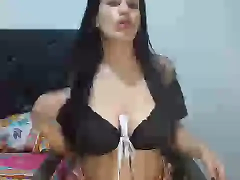 Snapshot of KarolRodr chatting on 05/15/26, 05:58 KarolRodr online show from 05/15/26, 05:58