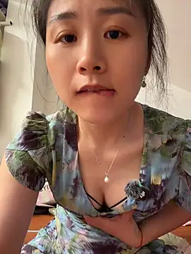 Snapshot of Iridessa- chatting on 07/30/26, 10:58 Iridessa- online show from 07/30/26, 10:58