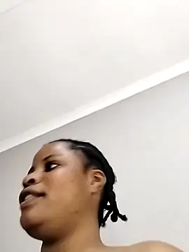 Snapshot of JuicyHoney_01 chatting on 06/19/26, 05:56 JuicyHoney 01 online show from 06/19/26, 05:56