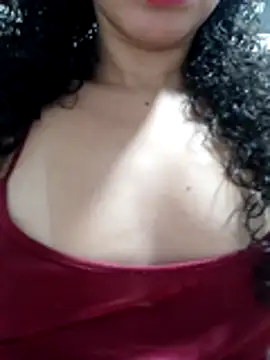 Snapshot of venuseyes25 chatting on 07/18/26, 09:40 venuseyes25 online show from 07/18/26, 09:40
