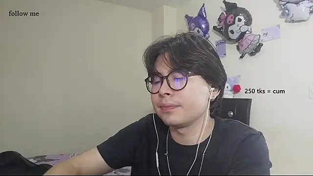 Snapshot of kuromi_boy chatting on 05/22/26, 12:07 kuromi boy online show from 05/22/26, 12:07