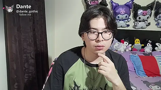 Snapshot of kuromi_boy chatting on 05/28/26, 05:49 kuromi boy online show from 05/28/26, 05:49