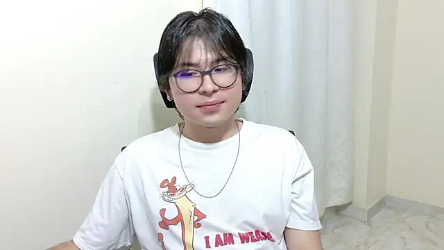 Snapshot of kuromi_boy chatting on 06/14/26, 03:30 kuromi boy online show from 06/14/26, 03:30