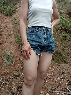 linhbaby01 online show from 05/19/26, 01:56