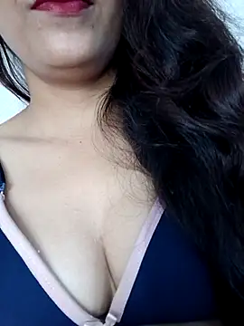 Reena2222 online show from 05/12/26, 04:09