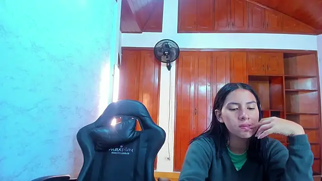 Soffy and Emily online show from 06/04/26, 12:11