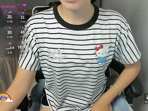 Snapshot of Linh_smile_ chatting on 07/27/26, 02:57 Linh smile online show from 07/27/26, 02:57