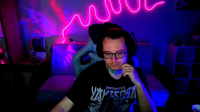 MeLanXolik online show from 06/06/26, 07:40