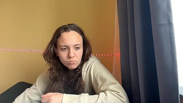 OlivaMaciolek online show from 05/10/26, 11:37
