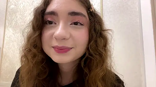 Snapshot of Rosie_Sweety chatting on 05/15/26, 06:59 Rosie Sweety online show from 05/15/26, 06:59