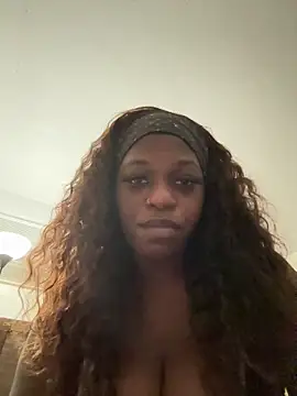 Snapshot of BlaqueBarbee chatting on 05/17/26, 02:20 BlaqueBarbee online show from 05/17/26, 02:20