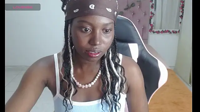 Snapshot of luna_bella160920 chatting on 05/11/26, 07:33 luna bella160920 online show from 05/11/26, 07:33