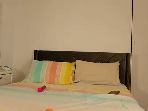 pink saray online show from 05/26/26, 01:23
