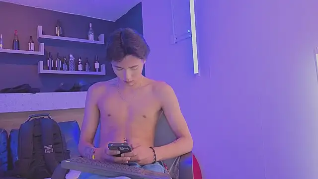 Snapshot of tian_sex chatting on 06/30/26, 07:37 tian sex online show from 06/30/26, 07:37