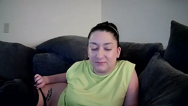 Hottie90210 online show from 05/10/26, 08:41