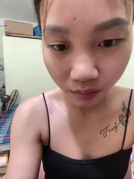 Snapshot of Vi_sexyy chatting on 06/18/26, 09:25 Vi sexyy online show from 06/18/26, 09:25