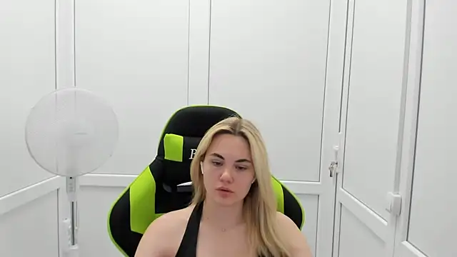 Emma starrs  online show from 06/29/26, 10:15