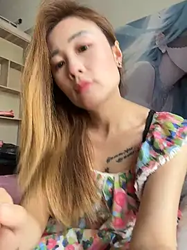 Snapshot of okgirl_23 chatting on 07/29/26, 02:10 okgirl 23 online show from 07/29/26, 02:10