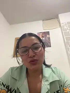 Snapshot of Casandra_inthemorning chatting on 05/18/26, 01:24 Casandra inthemorning online show from 05/18/26, 01:24
