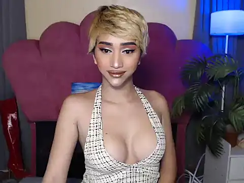Snapshot of kylie_marie chatting on 05/18/26, 06:03 kylie marie online show from 05/18/26, 06:03