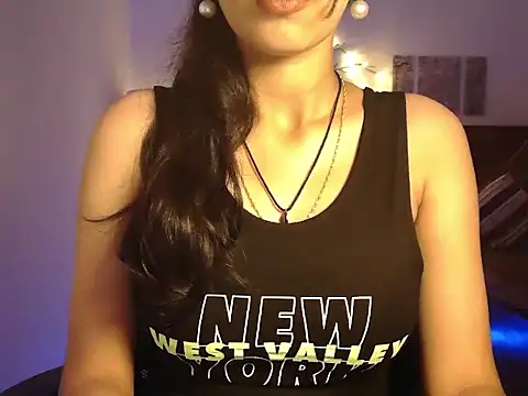 Snapshot of Moksha_ chatting on 06/27/26, 11:37 Moksha online show from 06/27/26, 11:37
