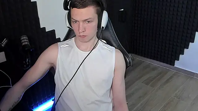 More than friend online show from 05/11/26, 12:44